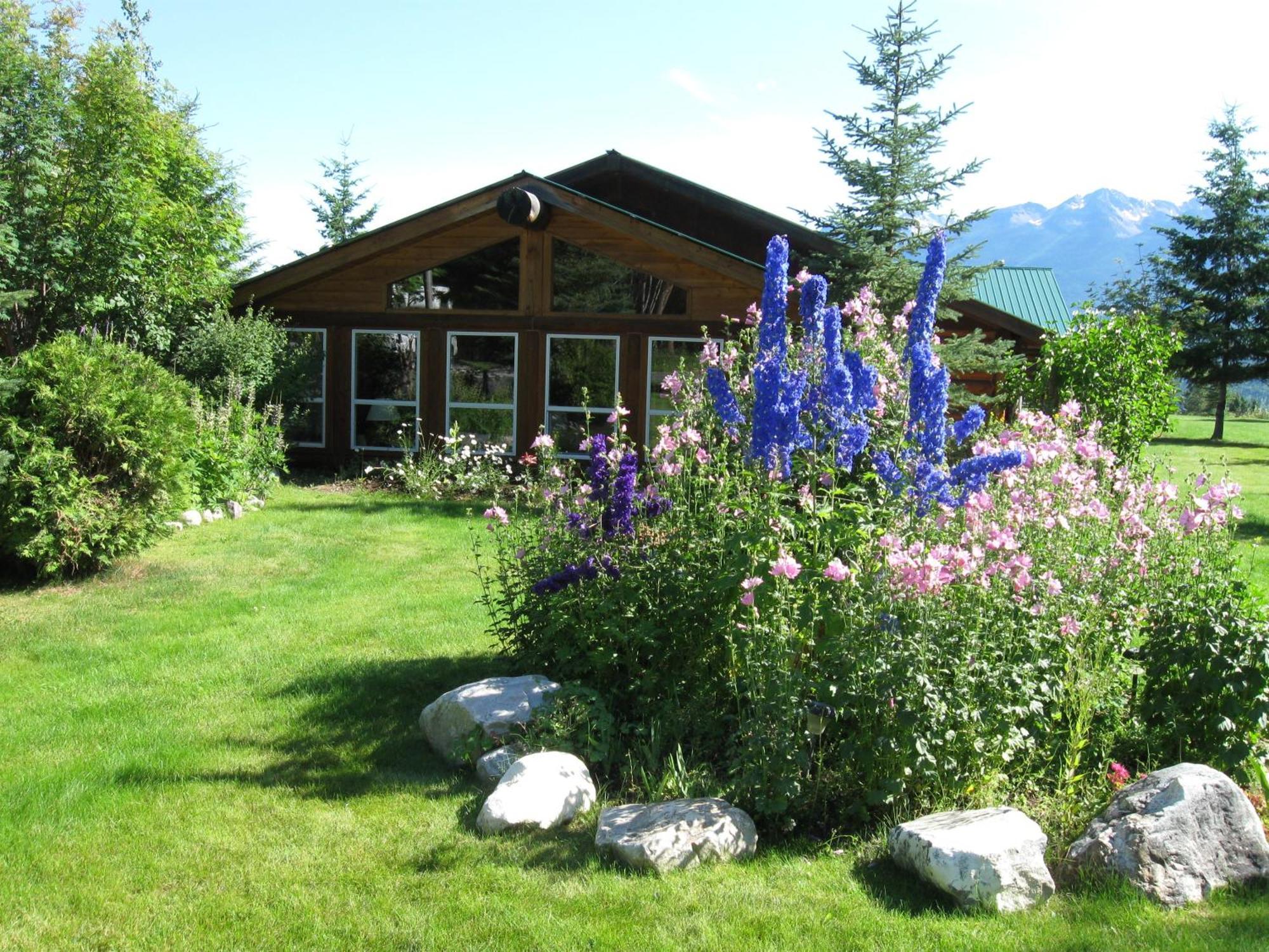 Whitewater Lodge Golden Extérieur photo