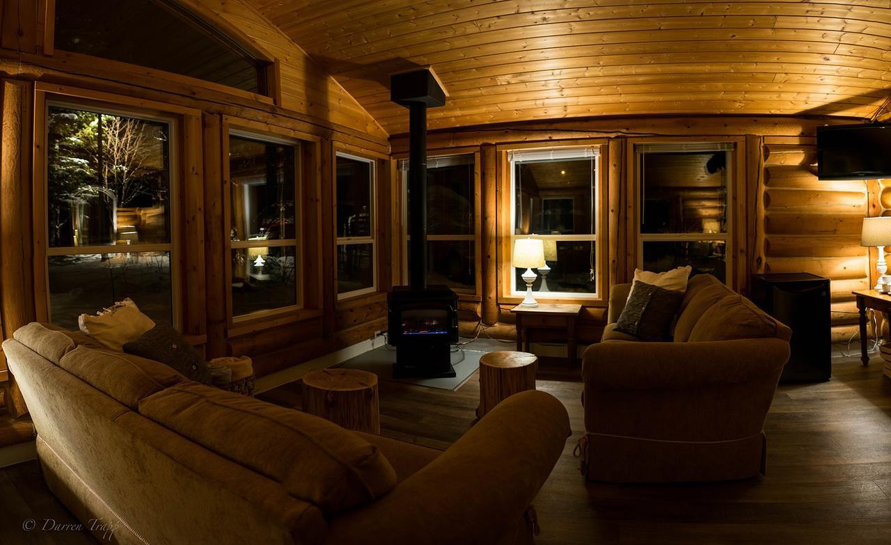 Whitewater Lodge Golden Extérieur photo