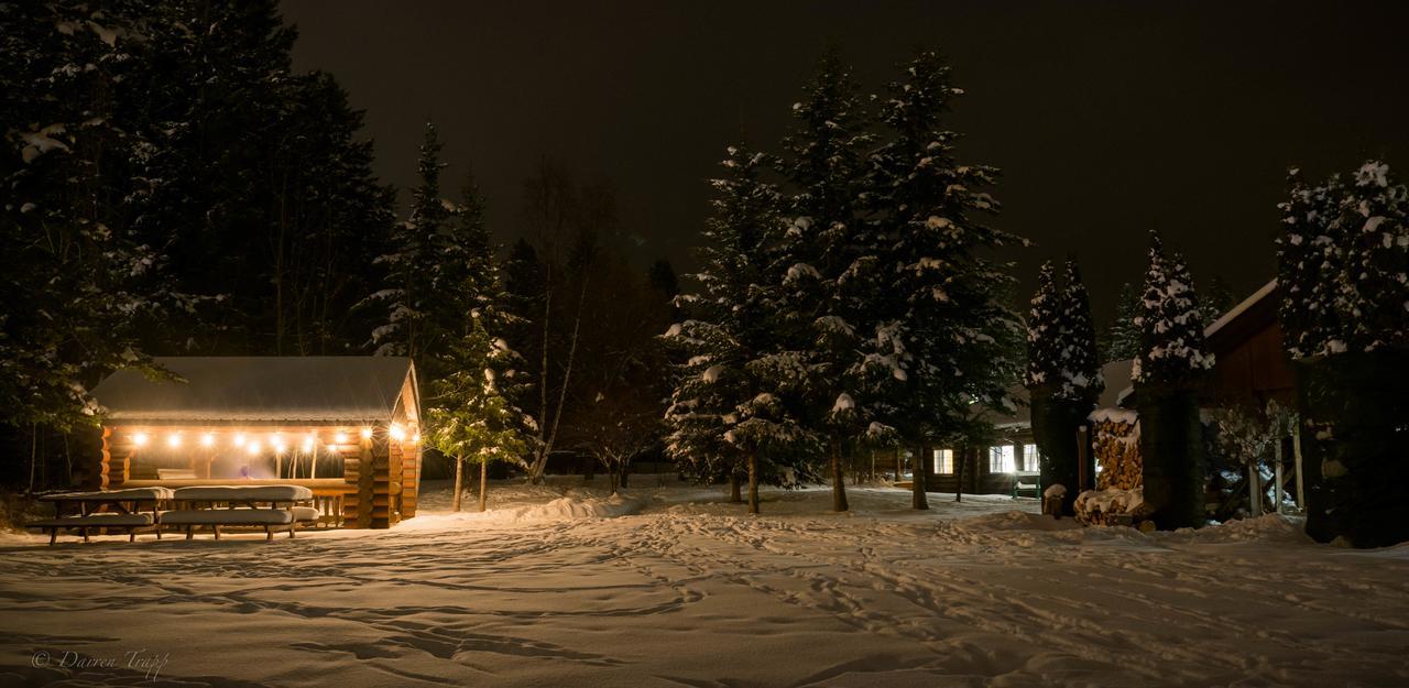 Whitewater Lodge Golden Extérieur photo