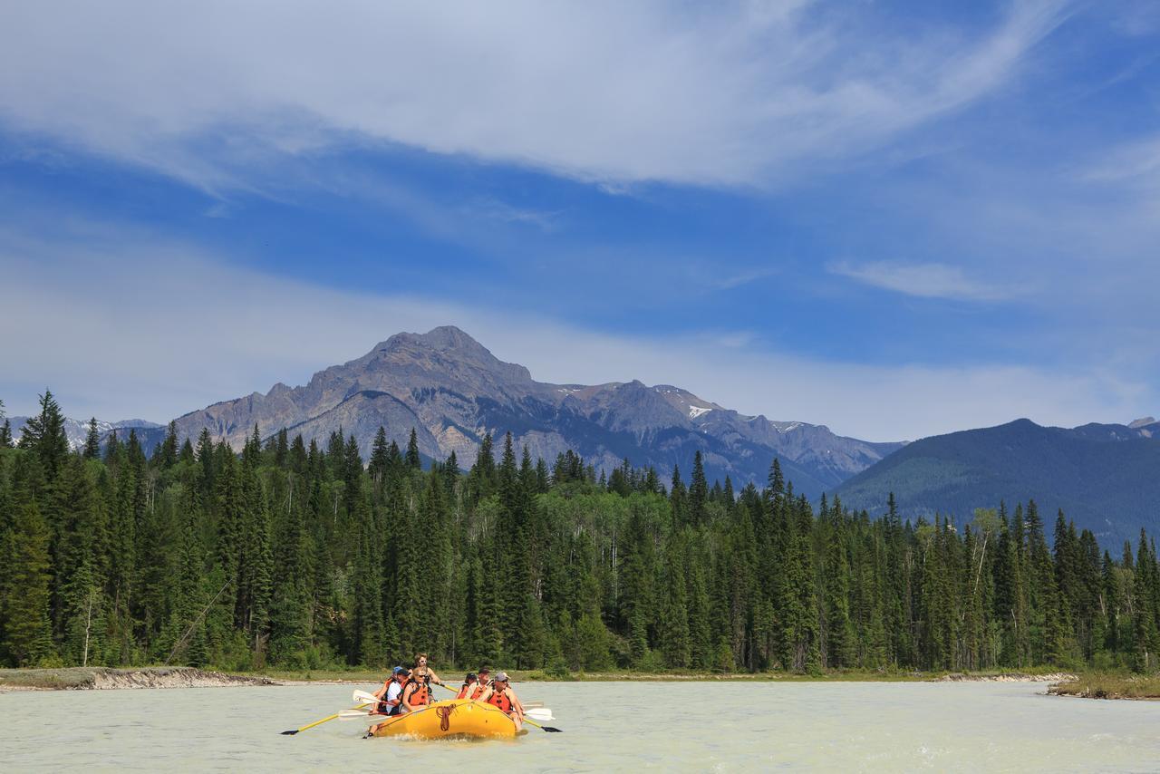 Whitewater Lodge Golden Extérieur photo